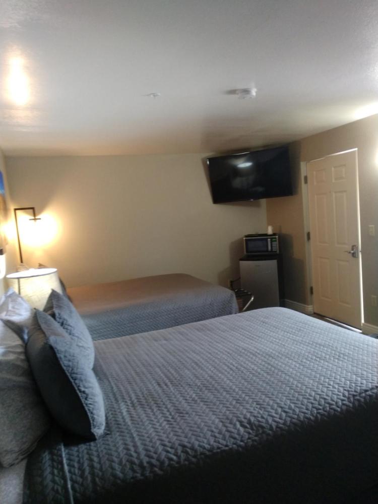 Standard Queen Room with Two Queen Beds interior