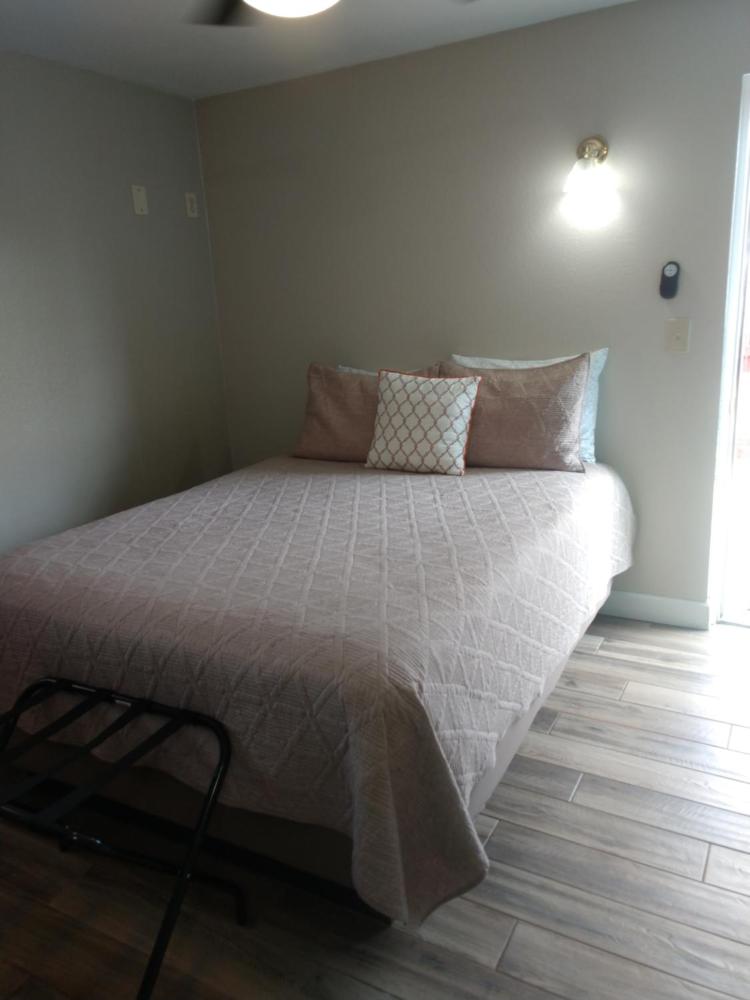 Queen Room interior